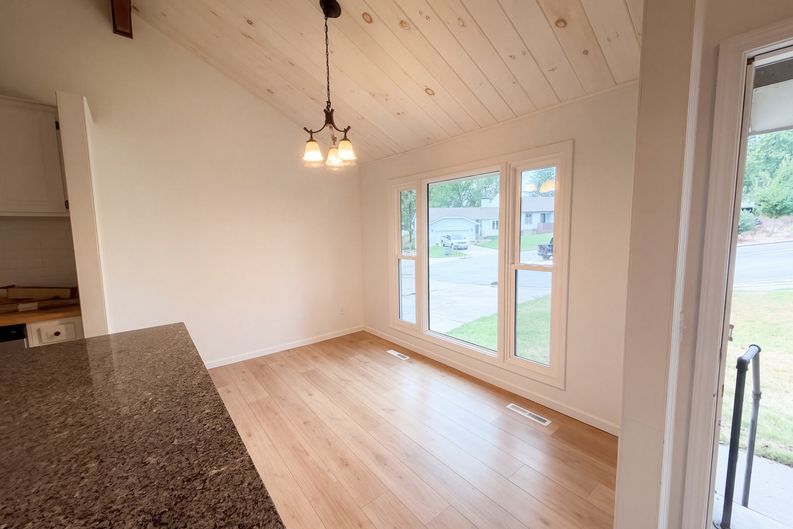 Photo 7 of 20 of 2179 E Barcelona Pl, Springfield, MO