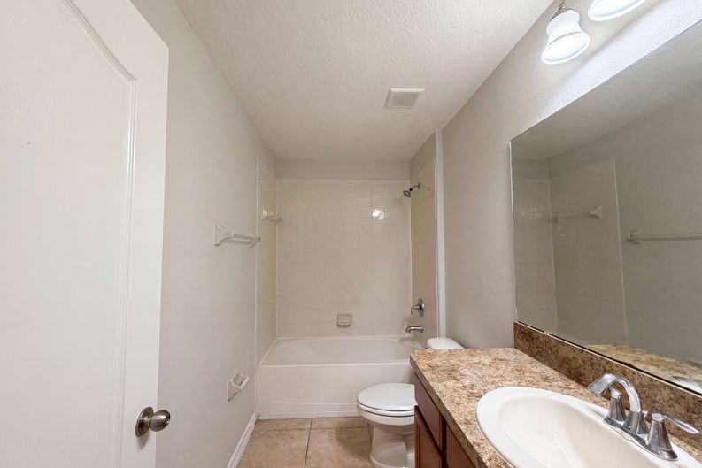 Photo 9 of 26 of 1308 Seburn Rd, Apopka, FL