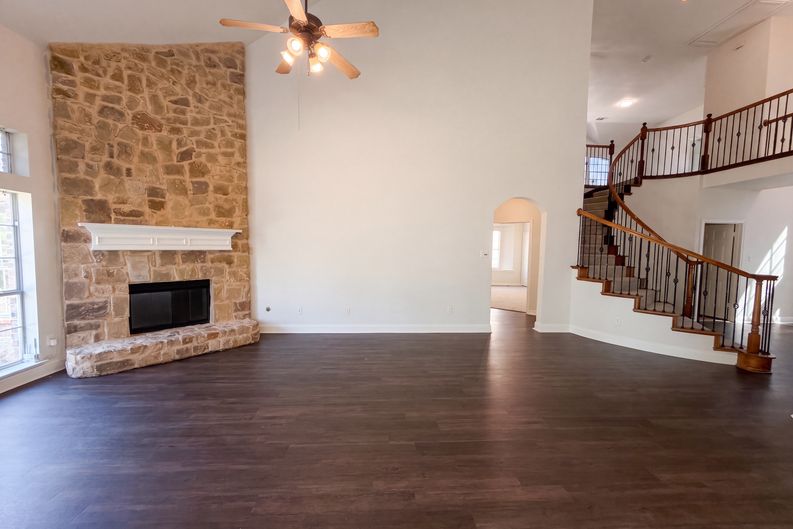 Photo 3 of 29 of 1803 High Meadow St, Glenn Heights, TX