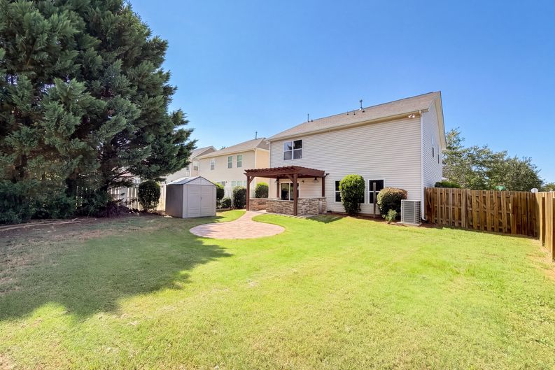 Photo 5 of 25 of 14903 Superior St, Charlotte, NC