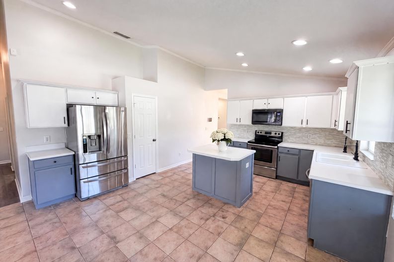 Photo 7 of 34 of 701 Magnolia Creek Cir, Orlando, FL