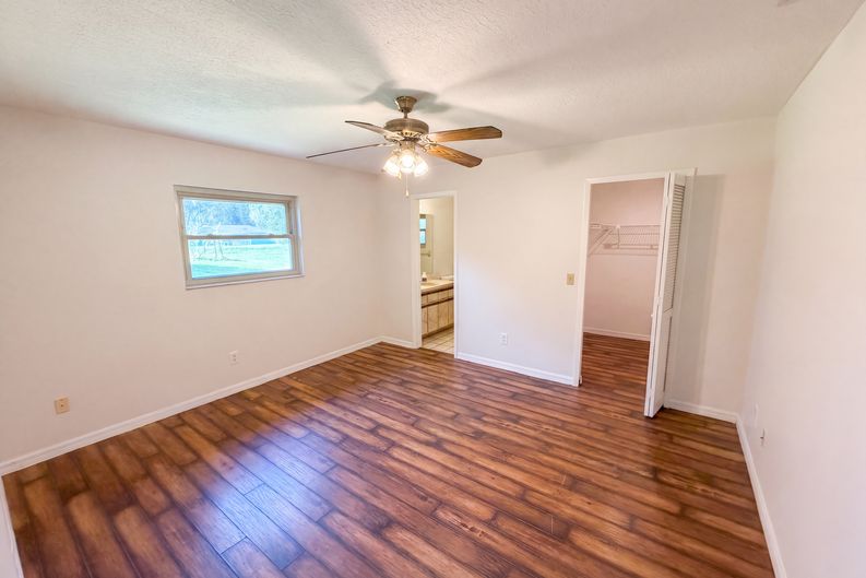 Photo 4 of 25 of 1008 Lynbrook St NW, Palm Bay, FL