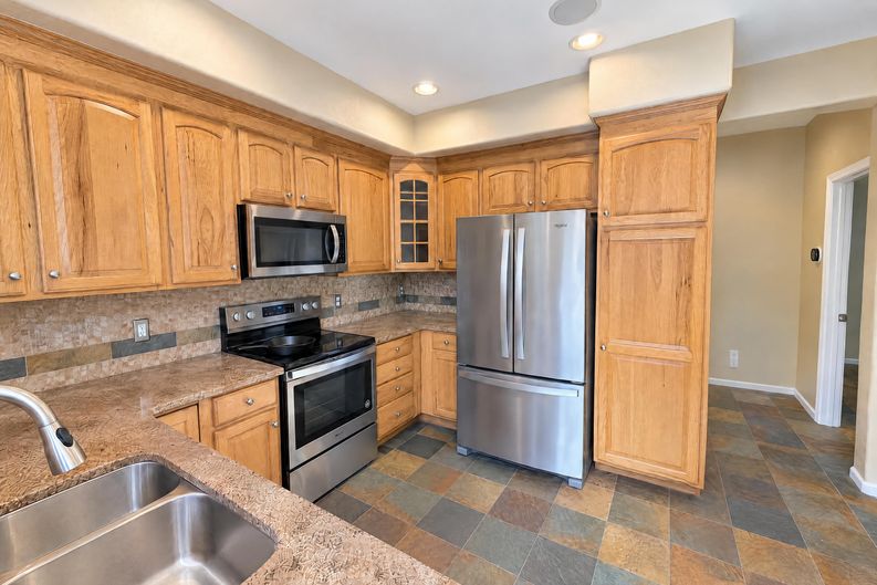Photo 7 of 25 of 3853 Stonebrush Dr, Highlands Ranch, CO