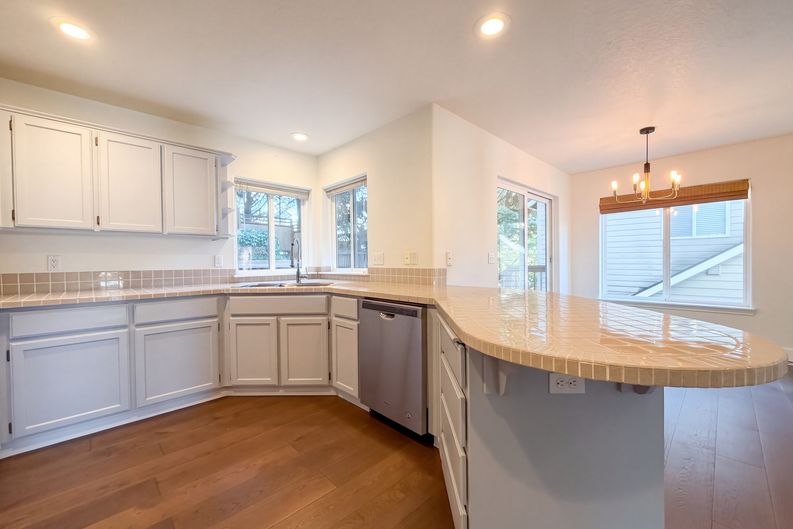 Photo 8 of 41 of 8932 SW 149th Pl, Beaverton, OR