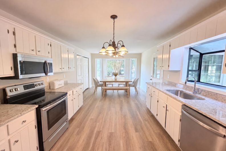 Photo 7 of 21 of 3802 Claude Brewer Rd, Loganville, GA