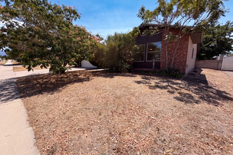 Photo 18 of 22 of 6908 Welton Dr NE, Albuquerque, NM