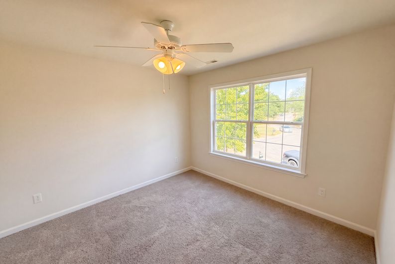 Photo 21 of 31 of 3017 Farmville Cir, Spring Hill, TN