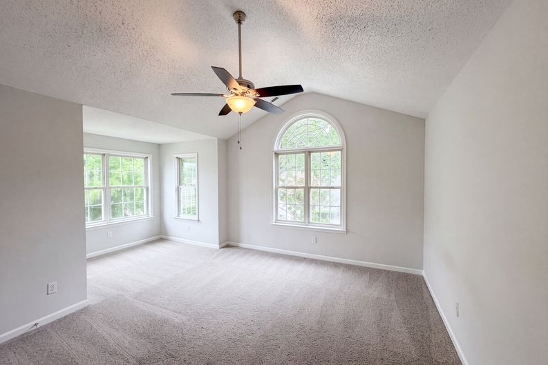 Photo 4 of 17 of 4549 Drewbridge Way, Raleigh, NC