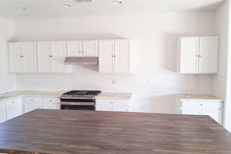 Photo 4 of 28 of 2900 Duerson Trl SW, Albuquerque, NM