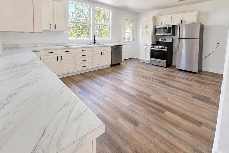Photo 7 of 21 of 324 W Avenue C, Belton, TX