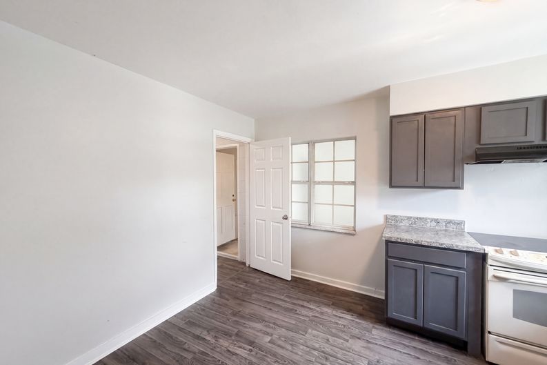 Photo 6 of 18 of 1100 Carefree Cove Dr, Winter Haven, FL