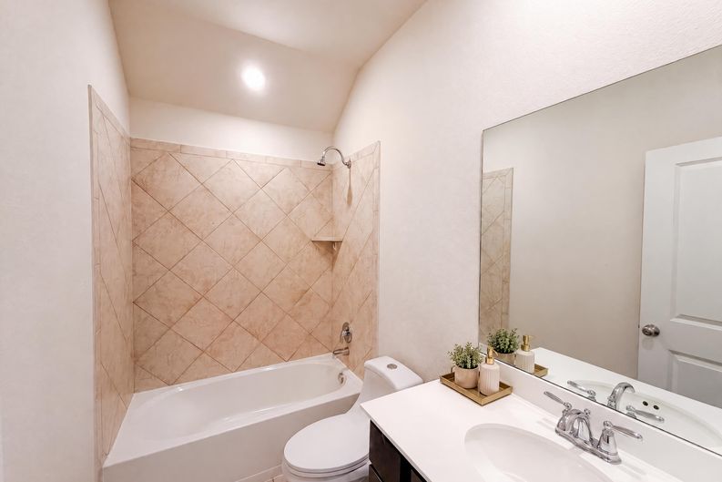 Photo 13 of 16 of 5558 Yarborough Dr, Forney, TX