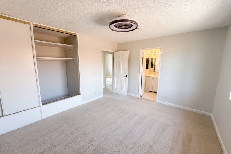 Photo 4 of 23 of 52990 Avenida Diaz, La Quinta, CA