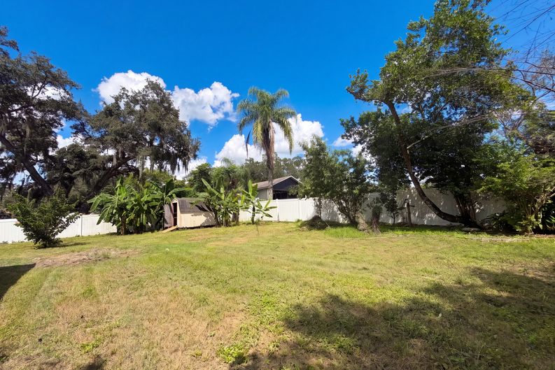 Photo 20 of 21 of 1711 Avant St, Valrico, FL