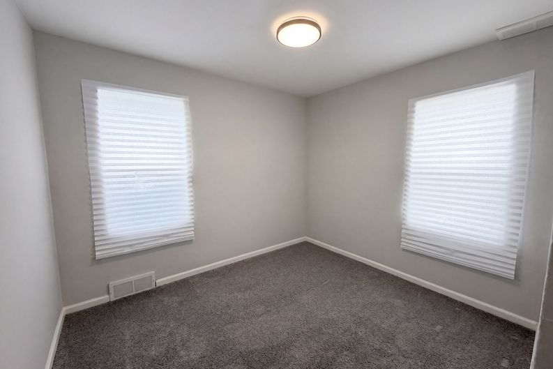 Photo 4 of 19 of 26311 Hopkins St, Inkster, MI