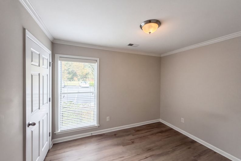 Photo 4 of 18 of 2304 Myron Dr, Raleigh, NC
