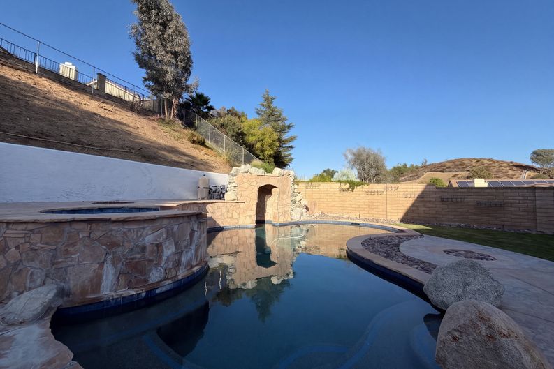 Photo 16 of 19 of 20021 Kent Ln, Santa Clarita, CA