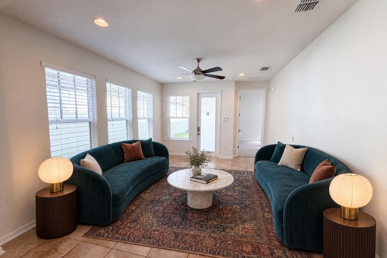 Photo 3 of 39 of 8231 Laureate Blvd, Orlando, FL