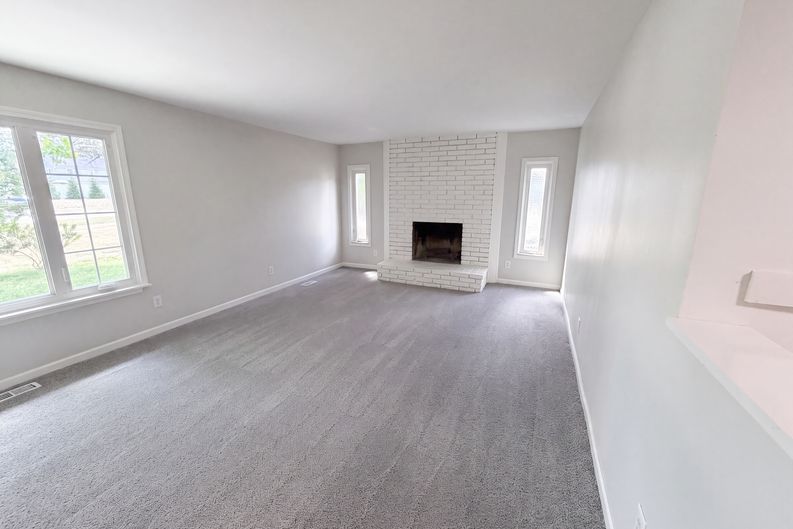 Photo 7 of 20 of 3211 24 Mile Rd, Shelby Township, MI
