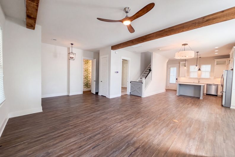 Photo 8 of 26 of 2021 Codorus Ln, Hanahan, SC