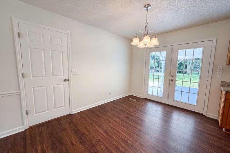 Photo 7 of 22 of 4023 Cavalier Dr, Murfreesboro, TN