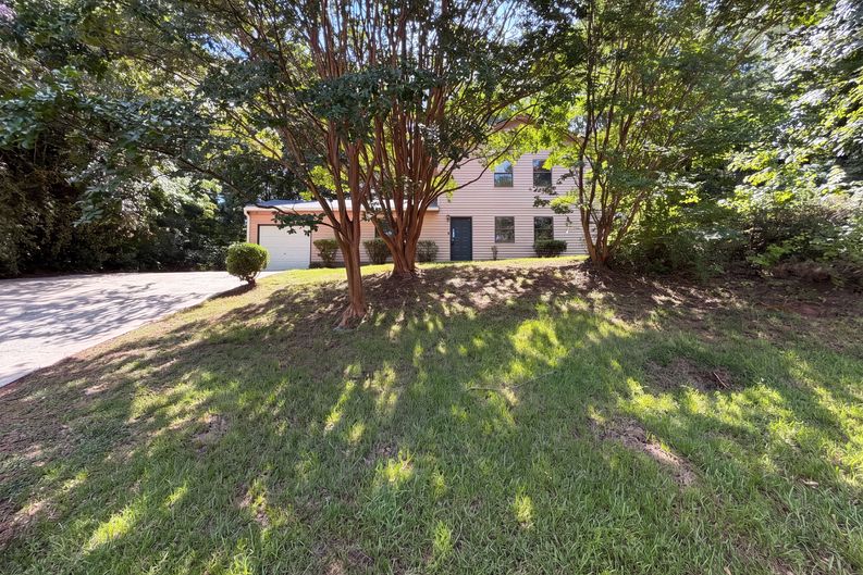 Photo 19 of 25 of 3808 Shane Ct, Ellenwood, GA