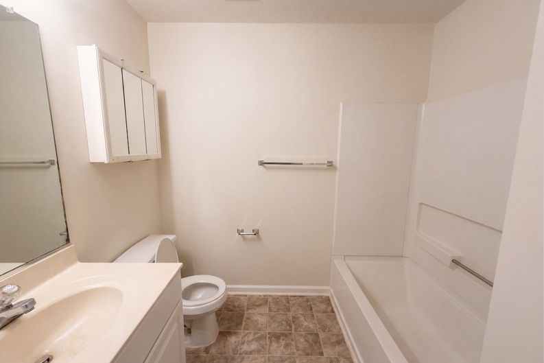 Photo 11 of 18 of 3721 Morris Farm Dr, Greensboro, NC
