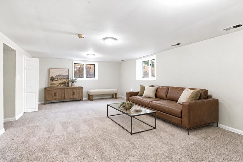 Photo 14 of 21 of 4916 Longhorn Dr, Woodbridge, VA