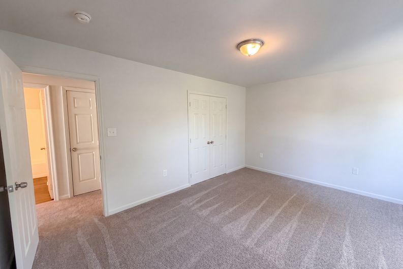 Photo 16 of 41 of 10654 Quillback St, Waldorf, MD