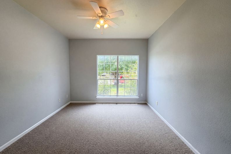 Photo 4 of 19 of 313 Crowfoot Dr, Harker Heights, TX