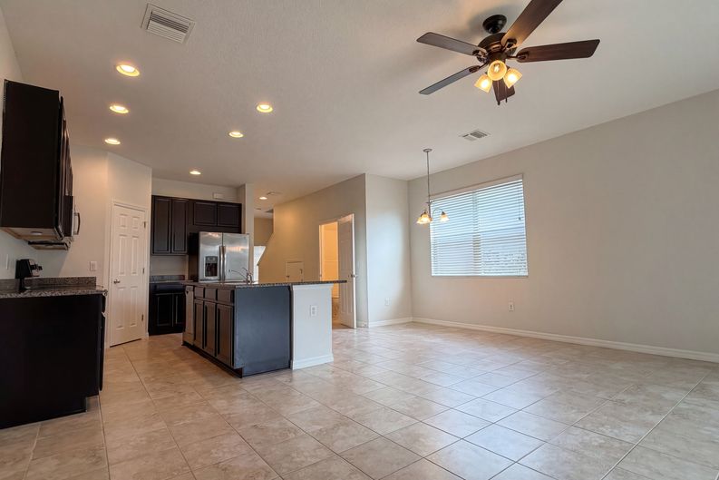 Photo 13 of 29 of 7070 Woodchase Glen Dr, Riverview, FL