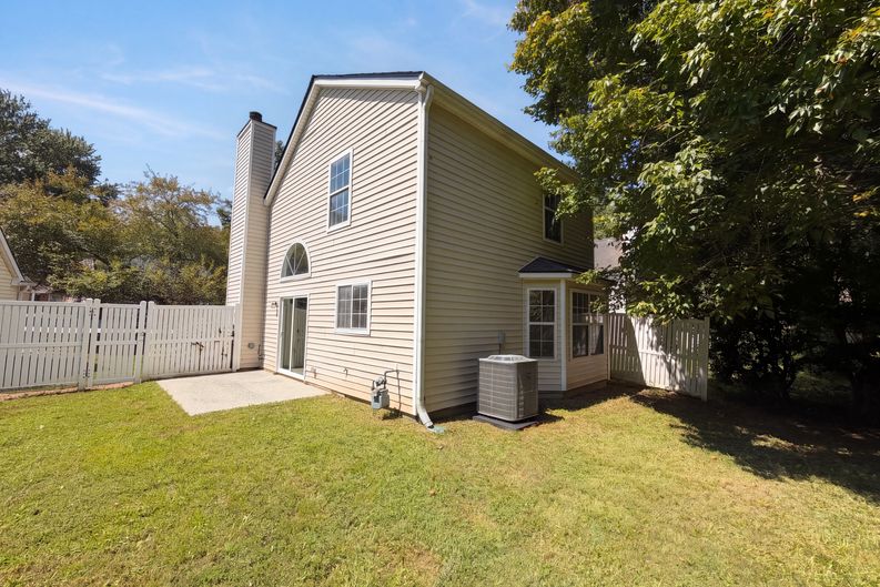 Photo 5 of 21 of 1337 Parkside Club Dr, Lawrenceville, GA