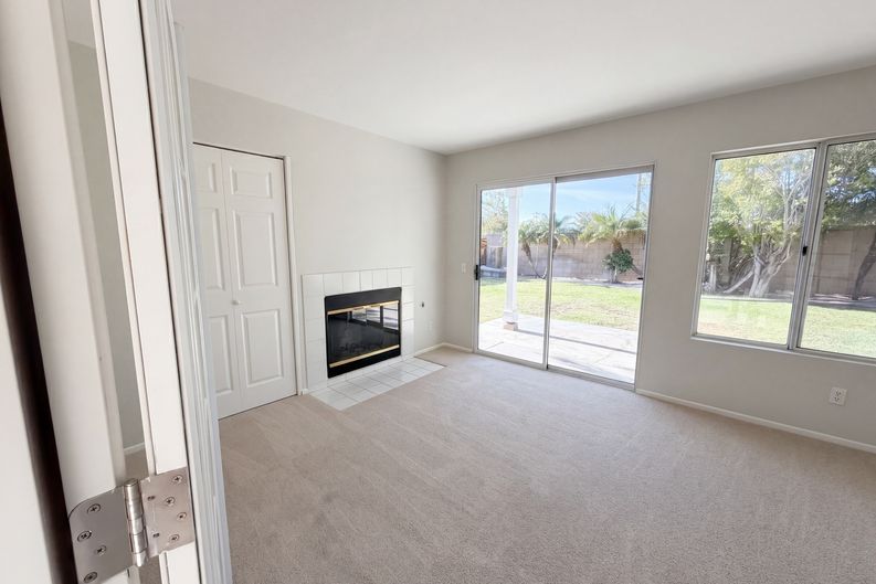 Photo 3 of 23 of 2565 W Fairview Dr, Rialto, CA