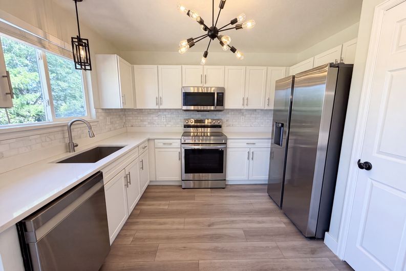 Photo 6 of 23 of 9379 W Ute Dr, Littleton, CO