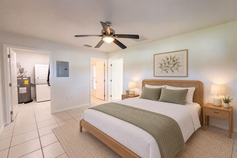 Photo 26 of 43 of 3705 Malec Cir, Sarasota, FL