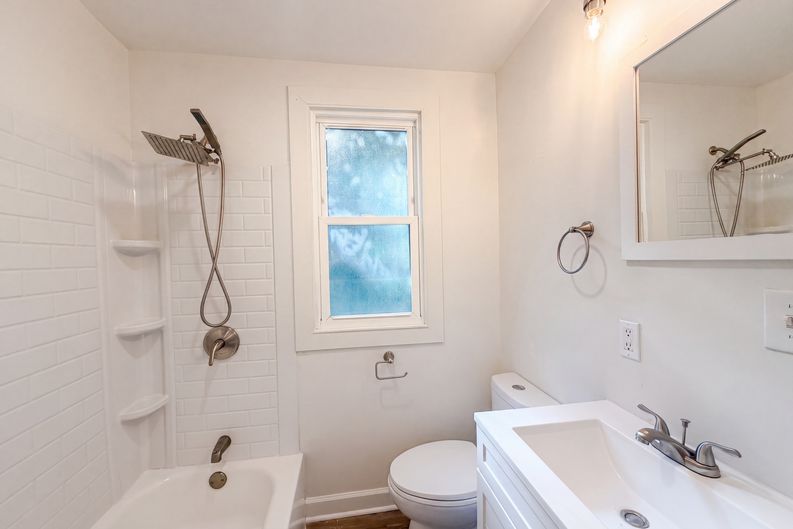 Photo 15 of 22 of 415 N 4th St, Saint Charles, MO