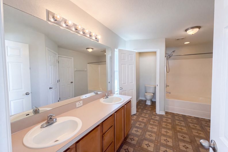 Photo 10 of 29 of 6041 Parnell Ave, Spring Hill, FL