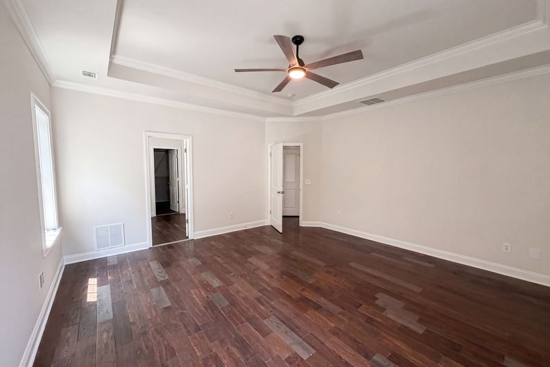 Photo 4 of 23 of 6420 Torrence Trace Dr, Huntersville, NC