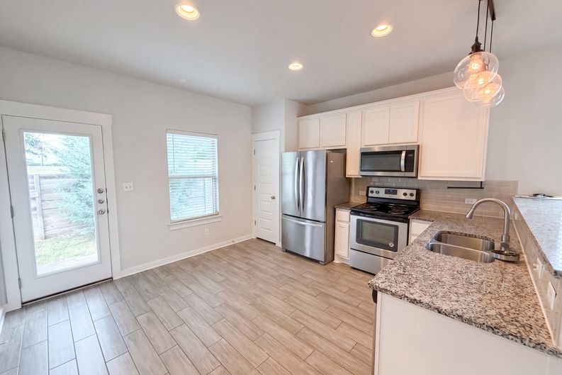Photo 6 of 17 of 105 Syrah Ct, Leander, TX