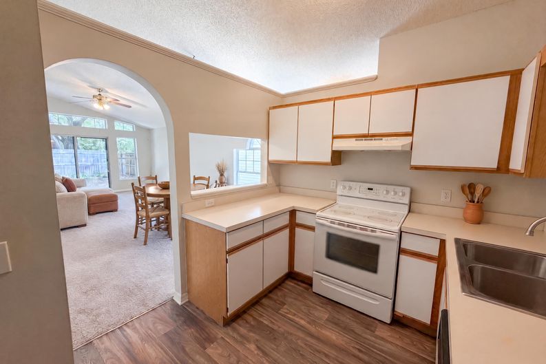 Photo 8 of 20 of 114 Pamala Ct, Sanford, FL