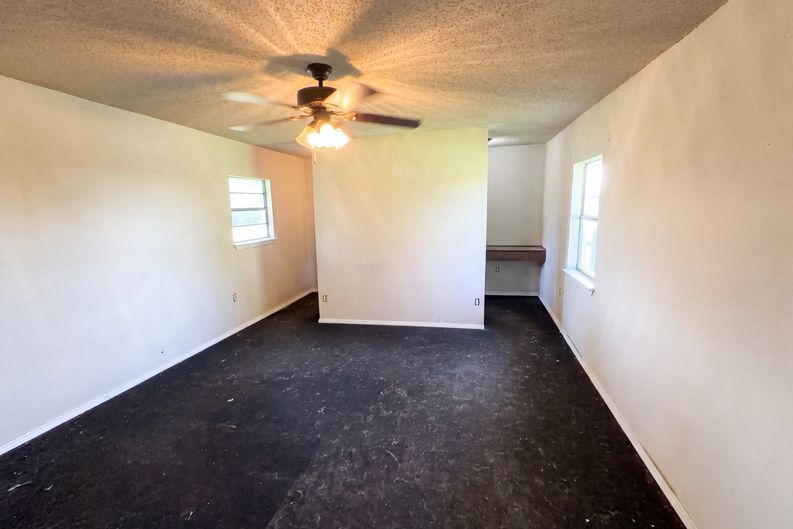 Photo 7 of 20 of 20509 E Reno Ave, Harrah, OK