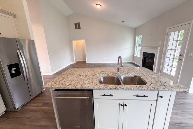 Photo 8 of 24 of 345 Hollow Cove Rd, Chapin, SC
