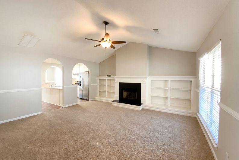 Photo 3 of 21 of 6773 Biscayne Blvd, Rex, GA