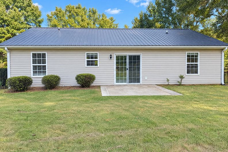 Photo 5 of 18 of 115 Bridgeview Dr, Anderson, SC