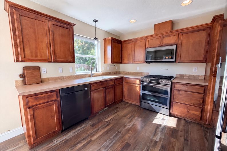 Photo 6 of 29 of 1113 SW Sequoia Ln, Dallas, OR