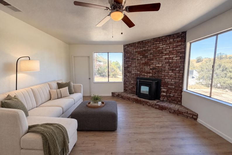 Photo 9 of 29 of 6041 Thornicroft Dr, Valley Springs, CA