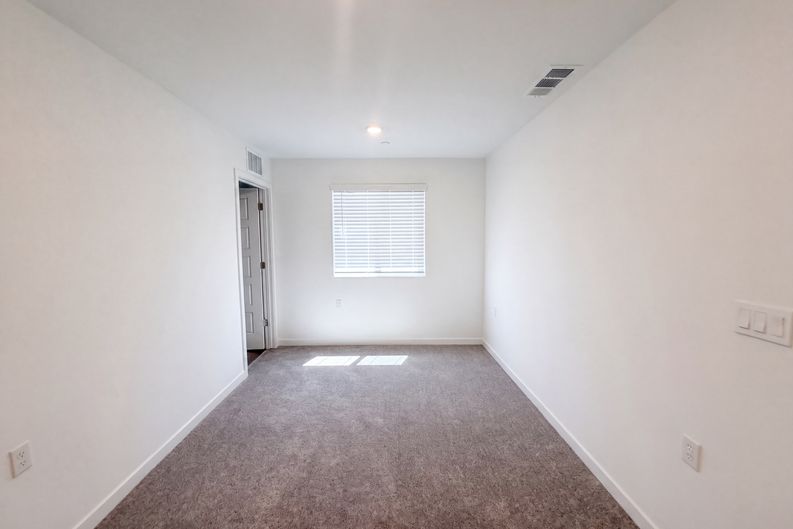 Photo 11 of 18 of 3267 Carambola Ave, Clovis, CA