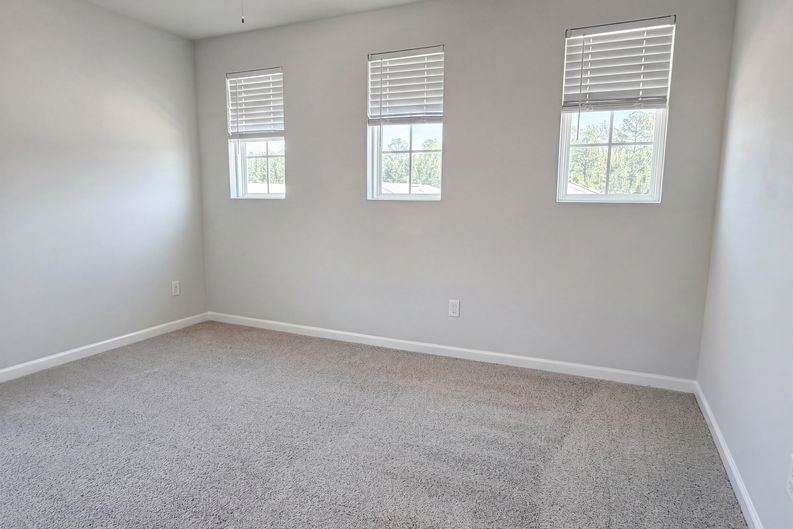 Photo 12 of 25 of 95443 Woodbridge Pkwy, Fernandina Beach, FL