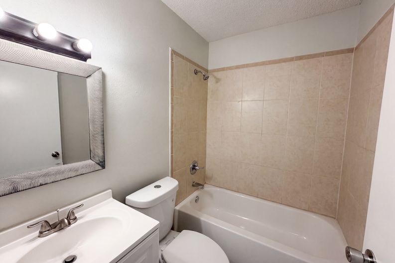 Photo 11 of 24 of 1262 Padgett Cir, Lady Lake, FL