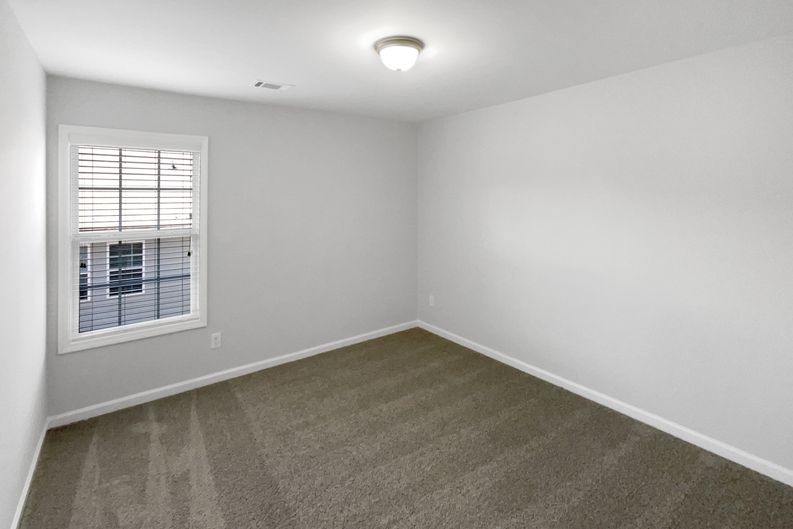 Photo 20 of 52 of 1622 Halliard Dr, Lawrenceville, GA